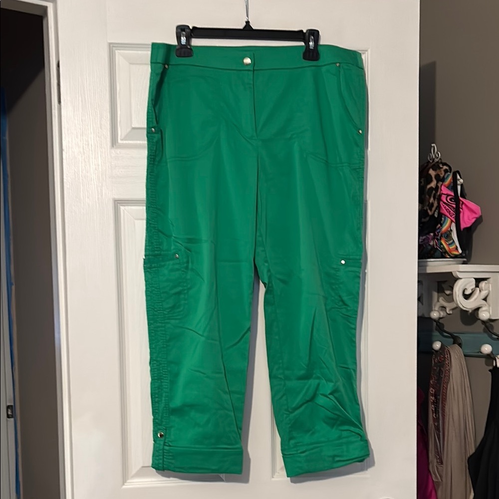 Chico's Emerald Green Crop Pants